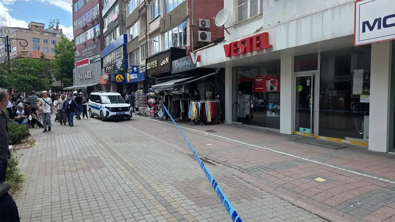 Kütahya bir garip olay, tabancayla eline sıktı