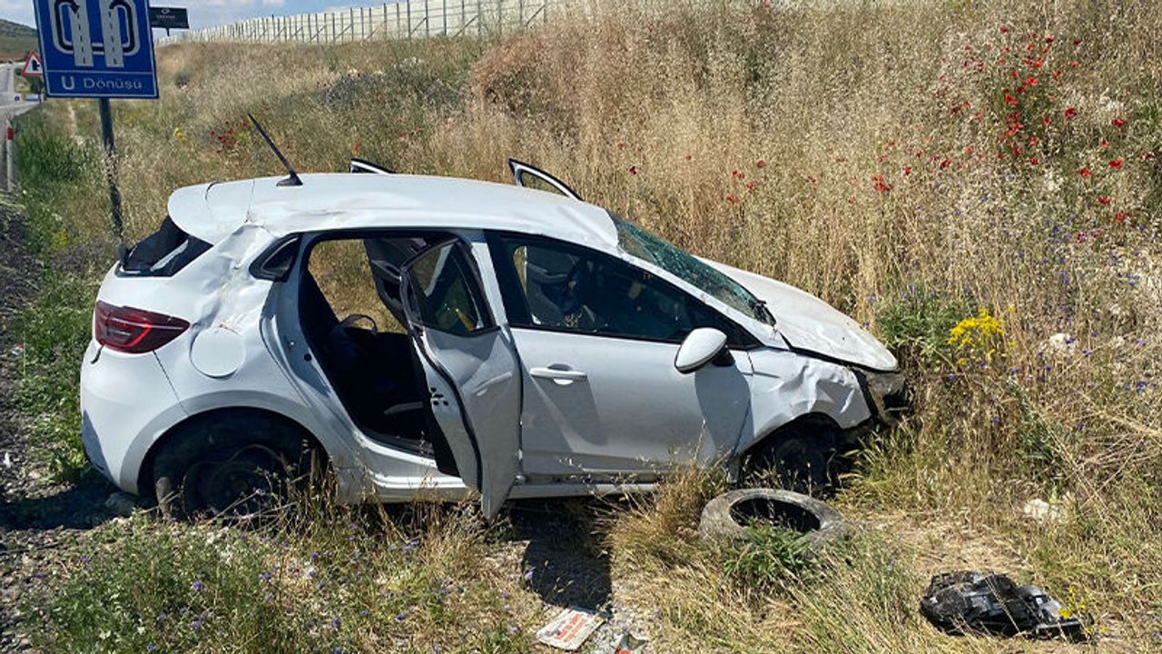 Kütahya’da kontrolden çıkan otomobil takla attı