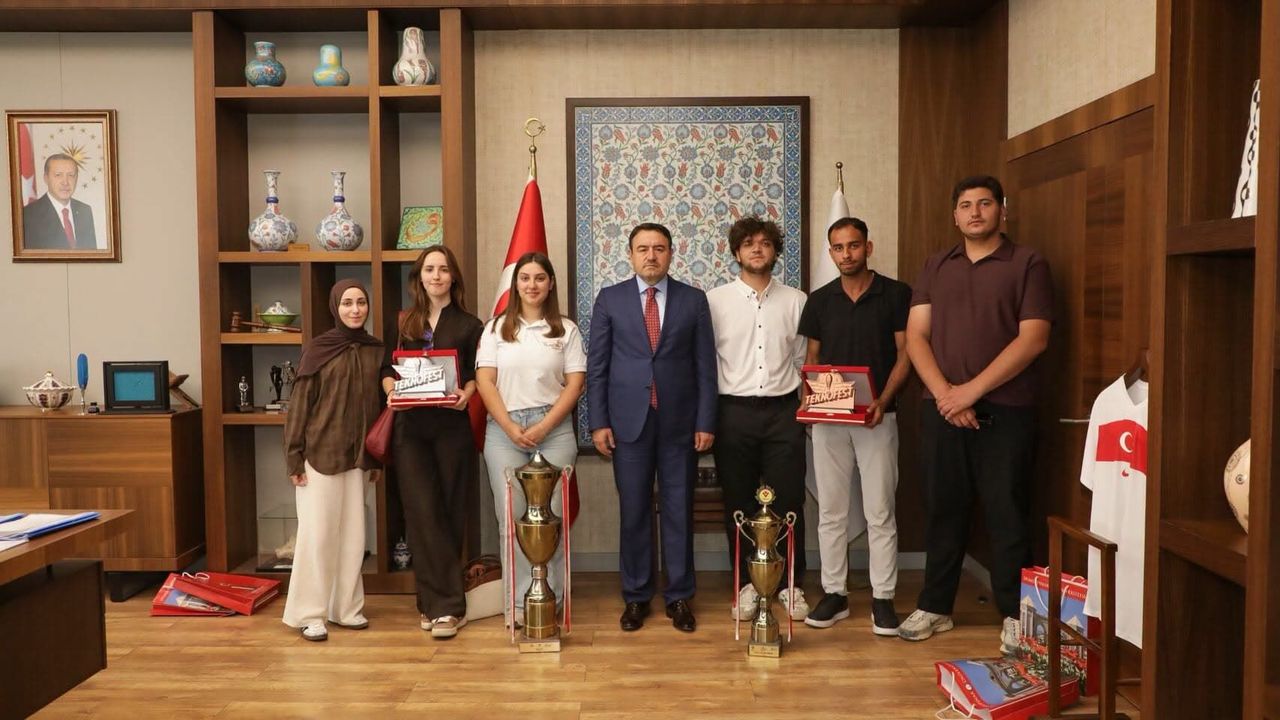 Vali Işın, Kütahya'nın teknoloji yıldızlarını ağırladı