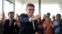 Andy Burnham resmen İşçi Partisi'nin lideri oldu