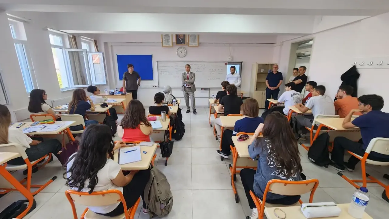 Kütahya'da yaz okulları kursları ziyaret edildi