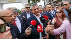 Özel liderliğindeki Yeni Parti yönetimi belirlendi: Fezlekeli isimler PM dışında kaldı