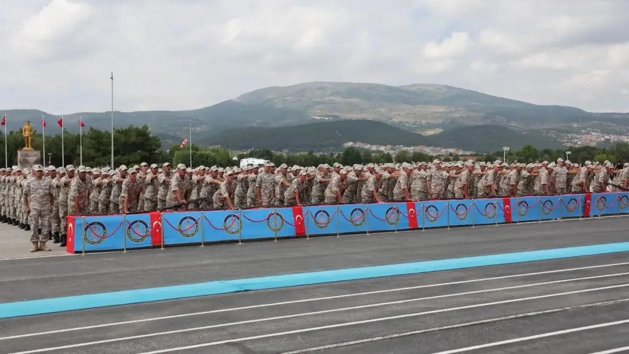 Kütahya’da acemi askerler yemin etti