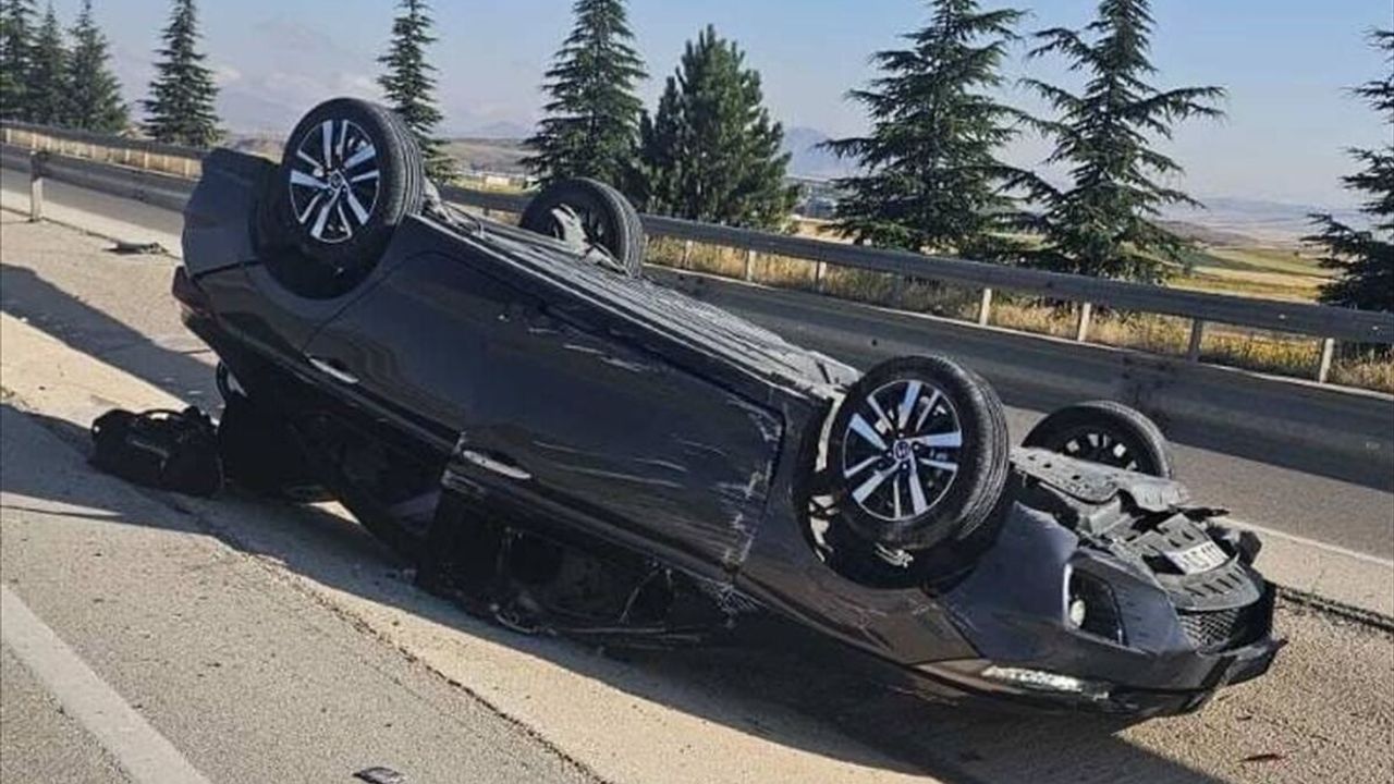 Afyon-Kütahya yolunda kaza: 5'i çocuk 8 yaralı