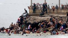 Binlerce göçmen Fas'taki İspanya toprağı Ceuta'ya girdi