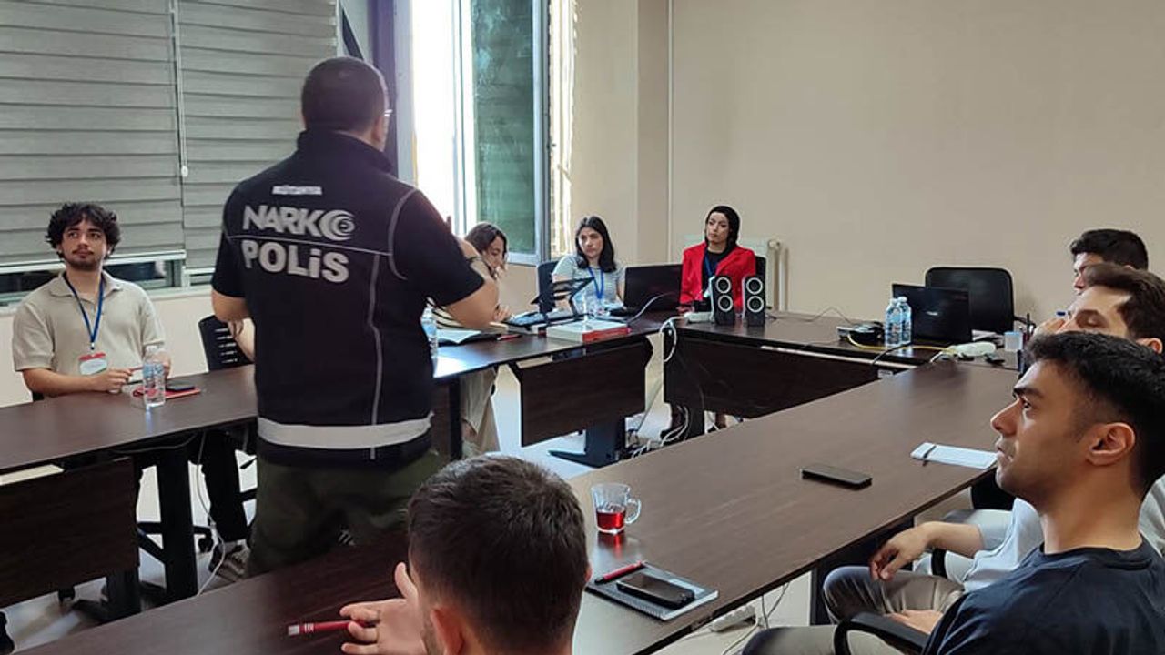 Kütahya polisinden uyuşturucuya karşı bilgilendirme seferberliği