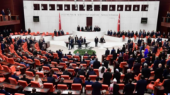 Çerçeve yasa teklifi Meclis'te AKP'li milletvekillerinin imzasına açıldı
