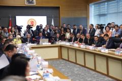 Çerçeve Yasa Adalet Komisyonu'nda: Görüşmeler gergin başladı, Öcalan tartışması yaşandı