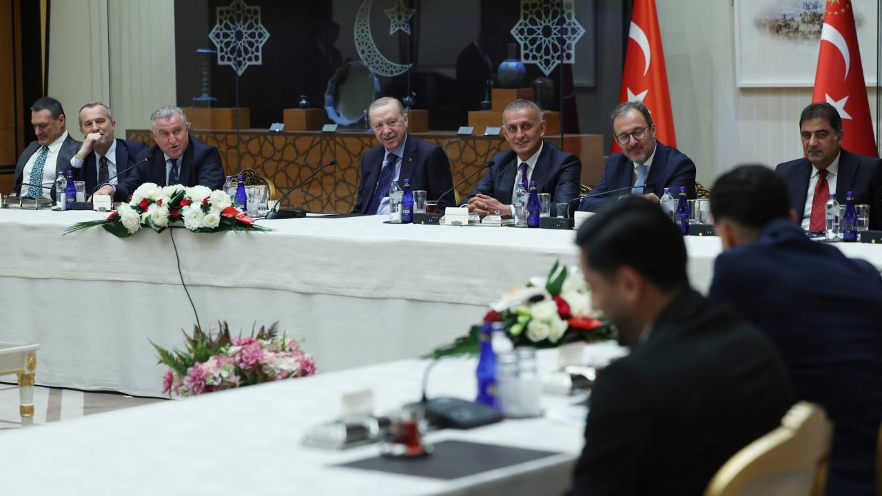 Cumhurbaşkanı Erdoğan, Süper Lig'e yükselen takımları kabul etti
