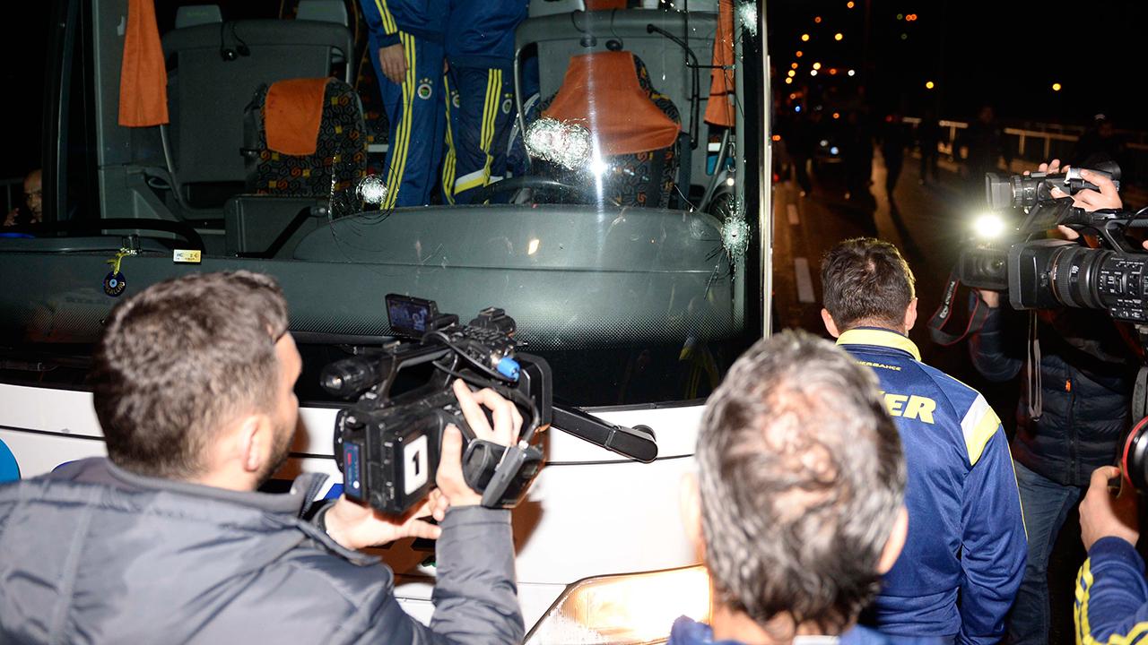 Fenerbahçe otobüsüne saldırı dosyasında gözaltına alınan 4 şüpheli adliyede