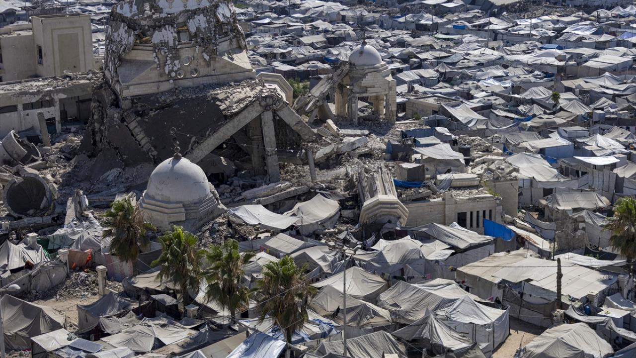 Soykırımcı İsrail'in Gazze'ye saldırılarında can kaybı 73 bin 407'ye yükseldi