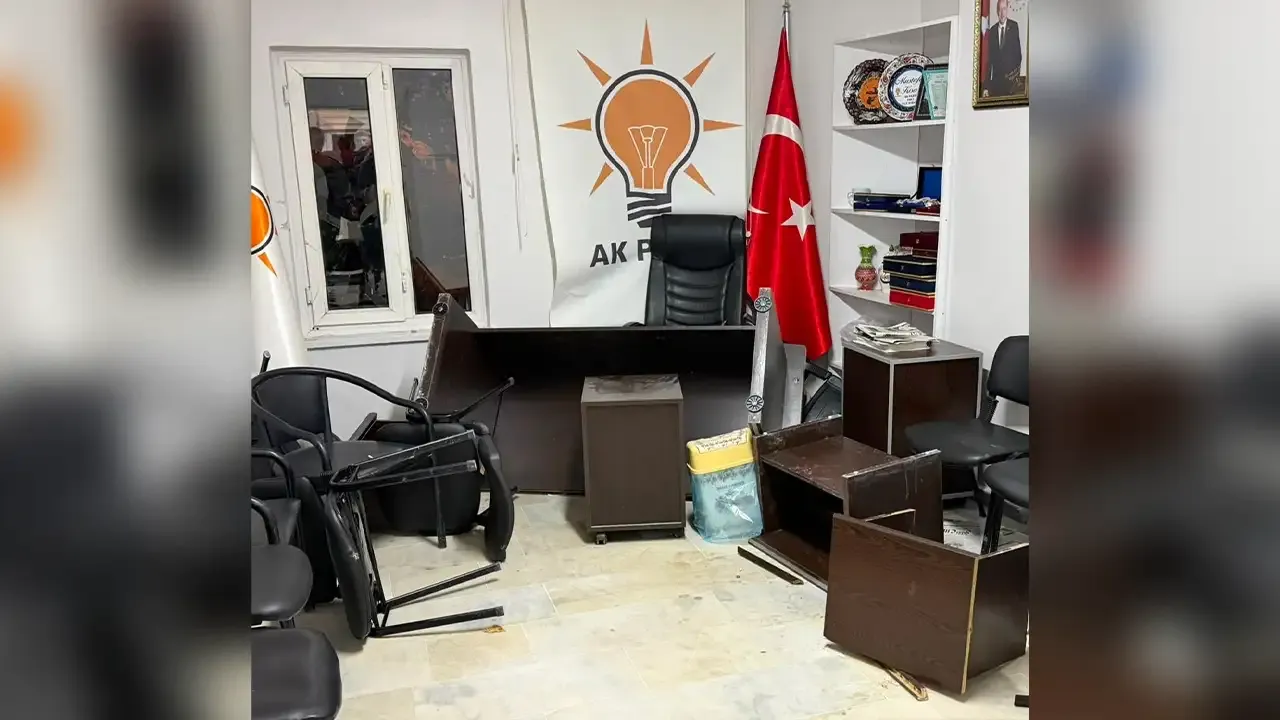 Kütahya’da AK Parti binasına saldırı
