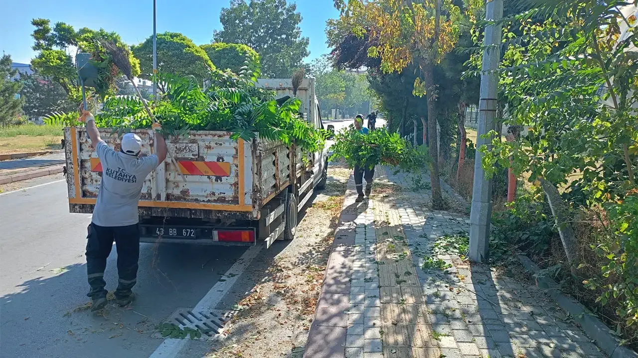 Kütahya Cumhuriyet Mahallesi’nde temizlik çalışması