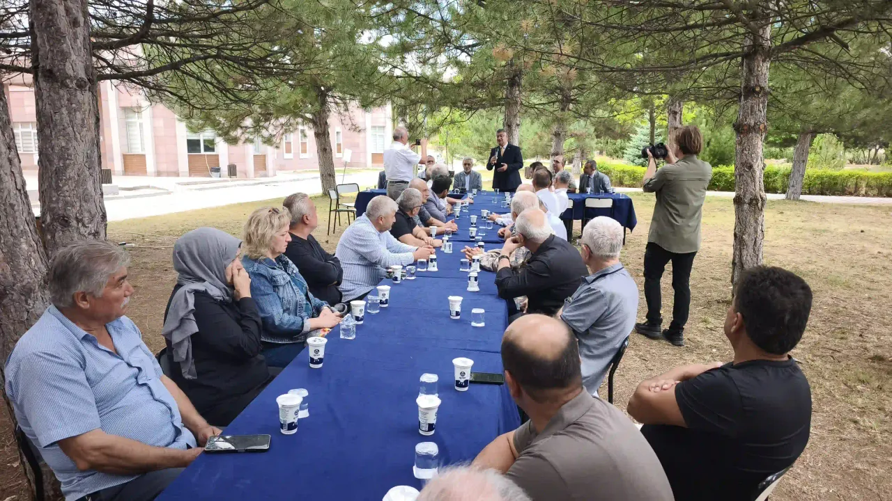 Kütahya DPÜ Rektörü Kızıltoprak, muhtarlarla buluştu