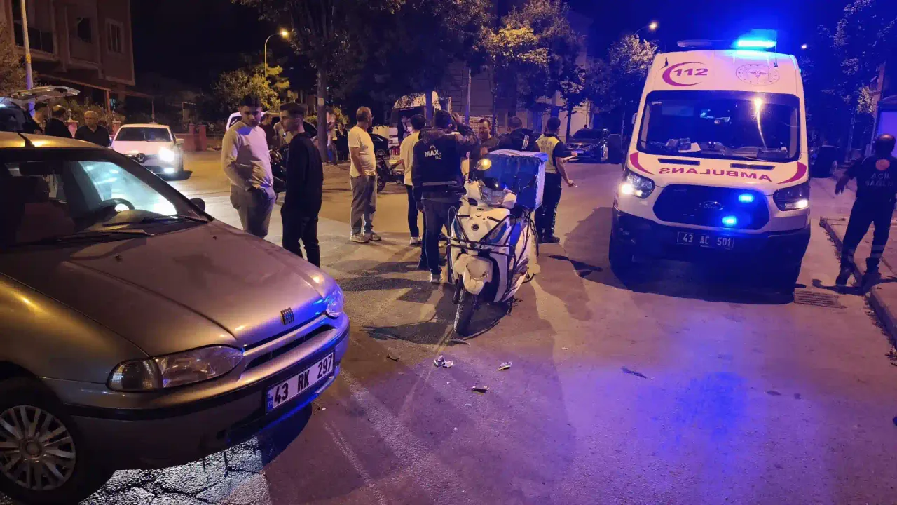 Kütahya’da motosiklet otomobille çarpıştı, sürücü yaralı