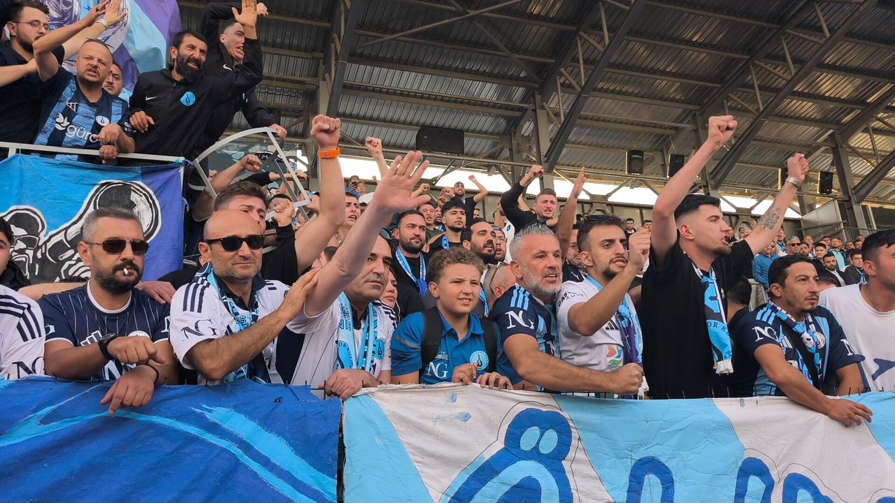 Kütahyaspor taraftarı oyuncuları tribüne çağırdı